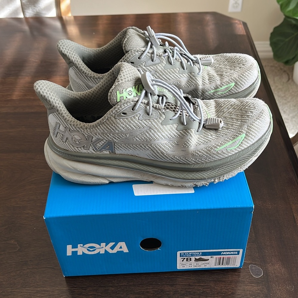 Hoka Clifton 9 Women's Shoes - grey